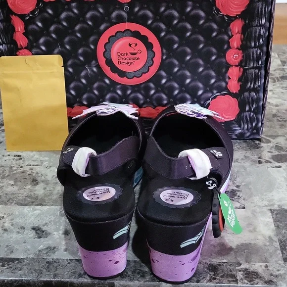 Dark Chocolate Design Beach Ghouls Sandal - Picture 11 of 16